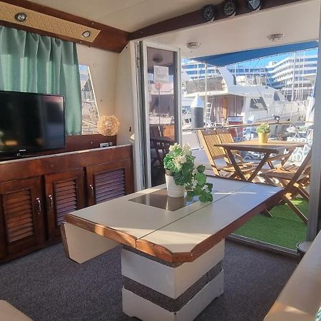 Beautiful And Comfy Boat In Barcelona With Boat Tour Option Hotel Buitenkant foto