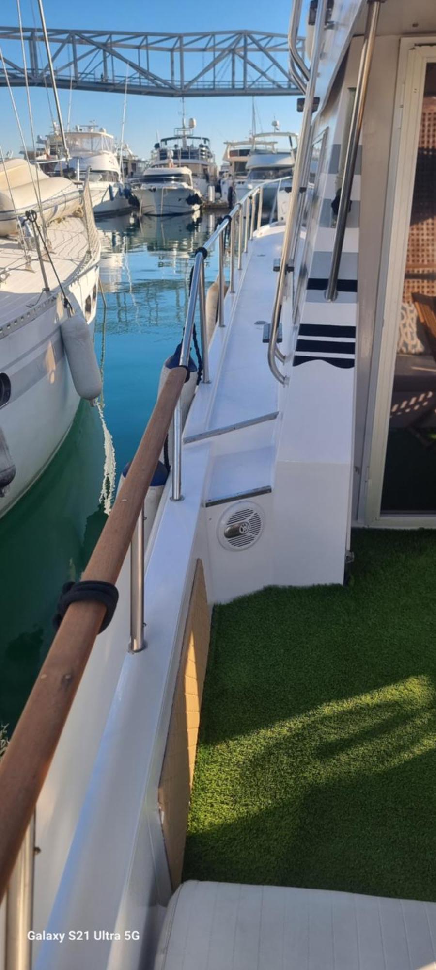 Beautiful And Comfy Boat In Barcelona With Boat Tour Option Hotel Buitenkant foto