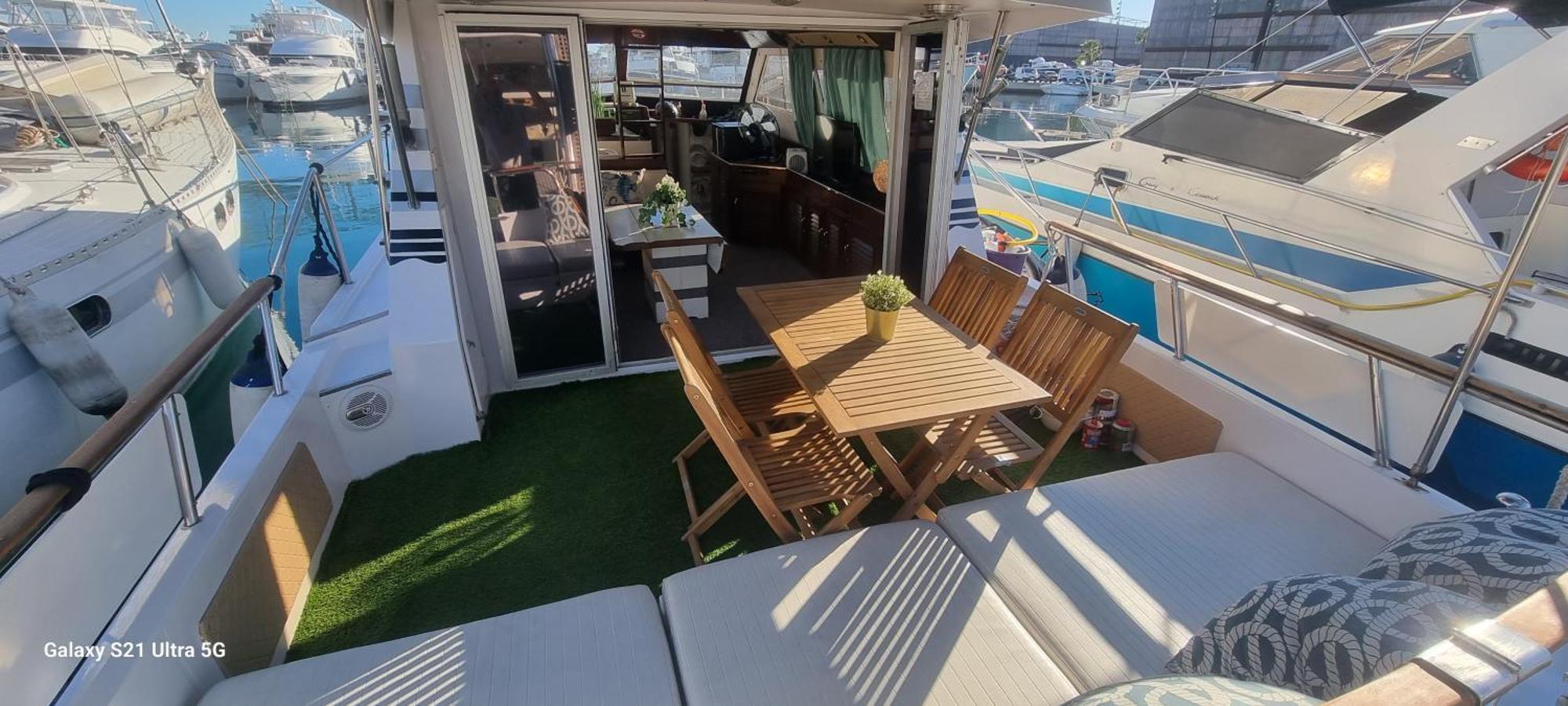 Beautiful And Comfy Boat In Barcelona With Boat Tour Option Hotel Buitenkant foto