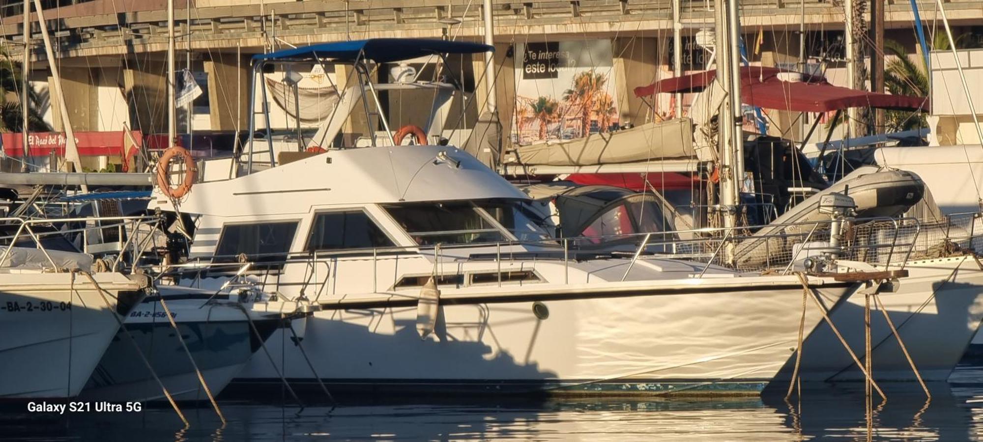 Beautiful And Comfy Boat In Barcelona With Boat Tour Option Hotel Buitenkant foto