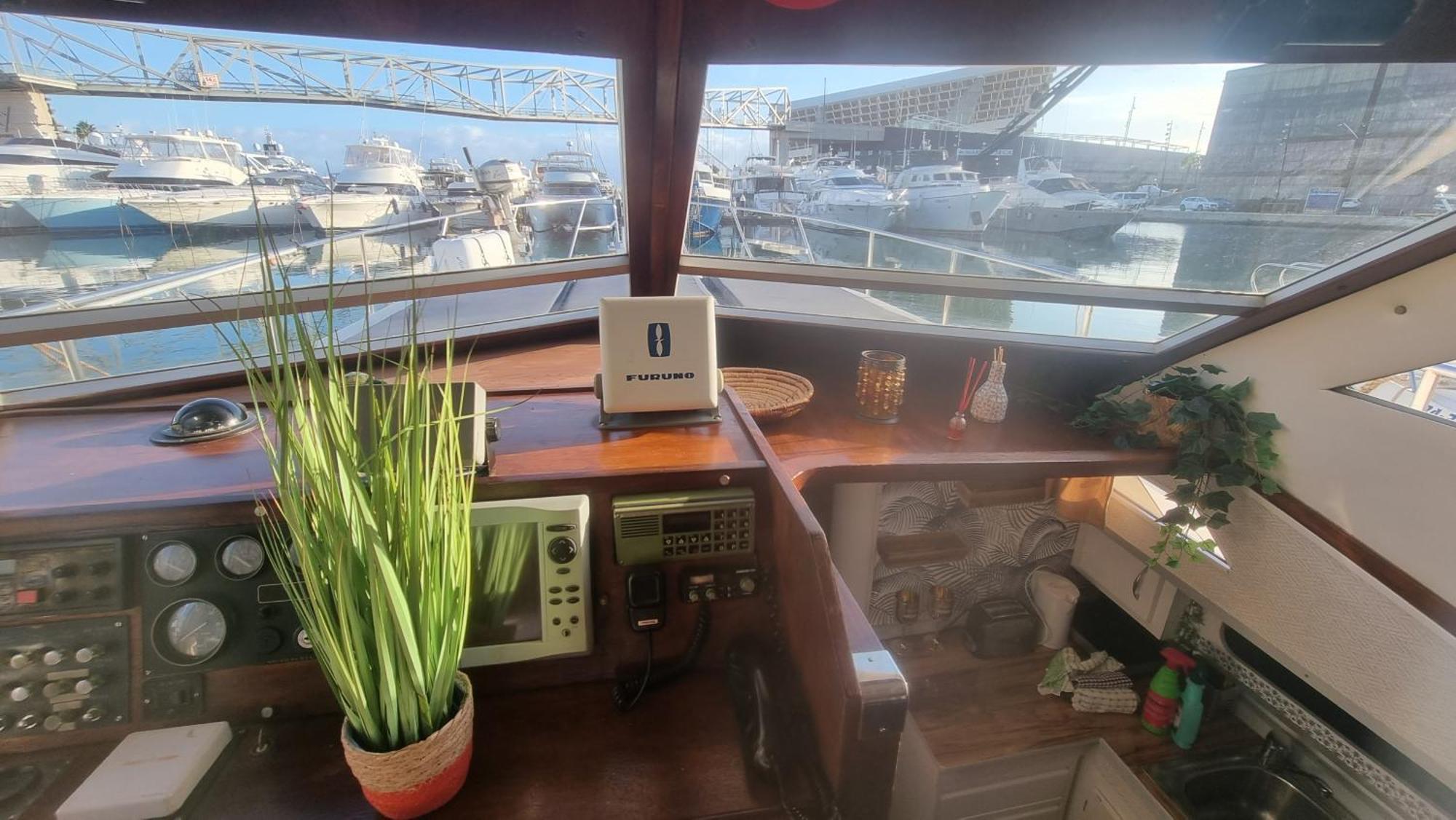 Beautiful And Comfy Boat In Barcelona With Boat Tour Option Hotel Buitenkant foto