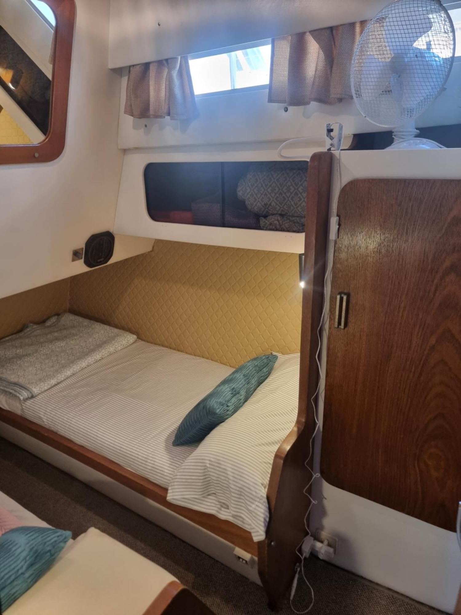 Beautiful And Comfy Boat In Barcelona With Boat Tour Option Hotel Buitenkant foto
