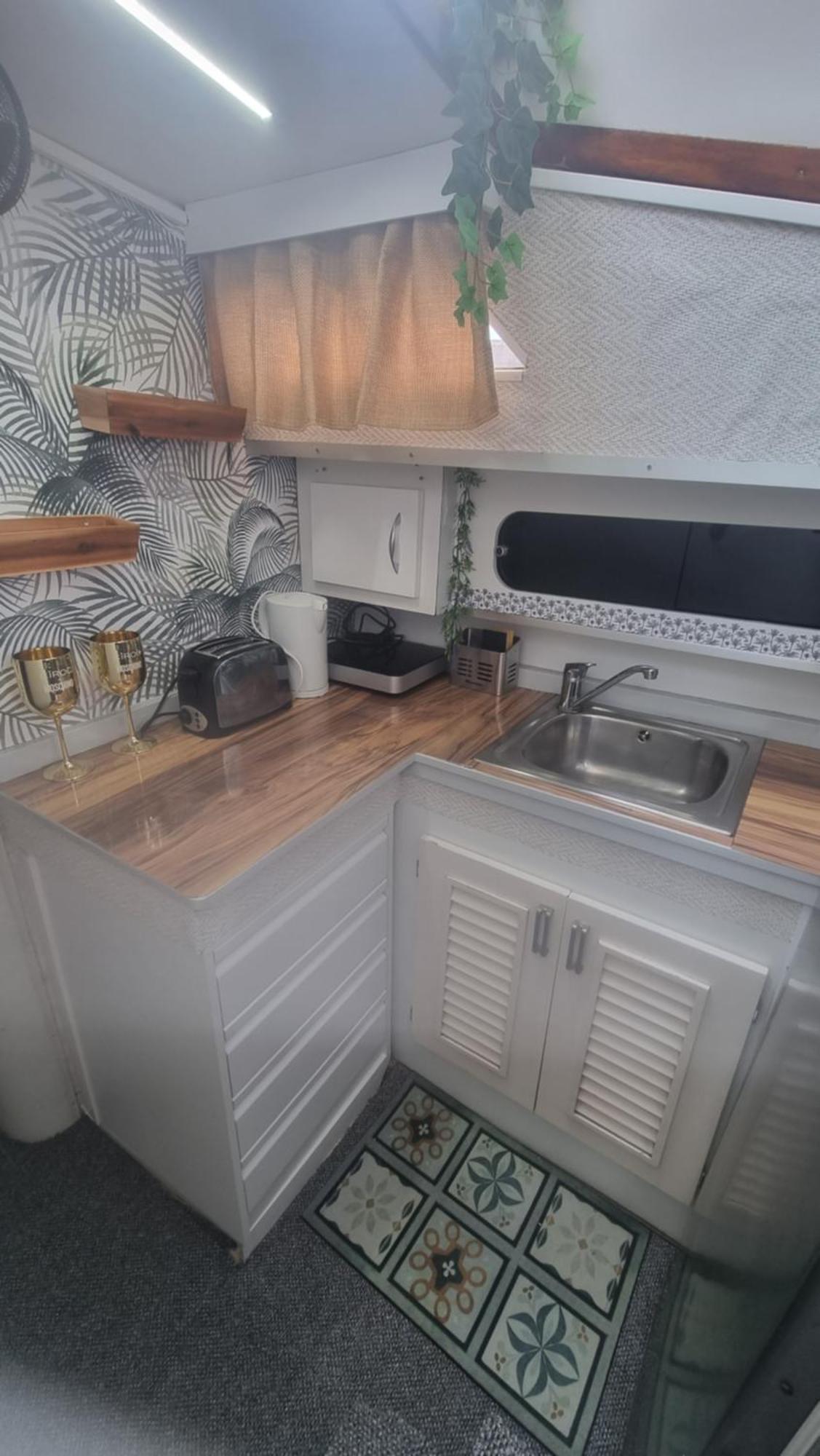 Beautiful And Comfy Boat In Barcelona With Boat Tour Option Hotel Buitenkant foto